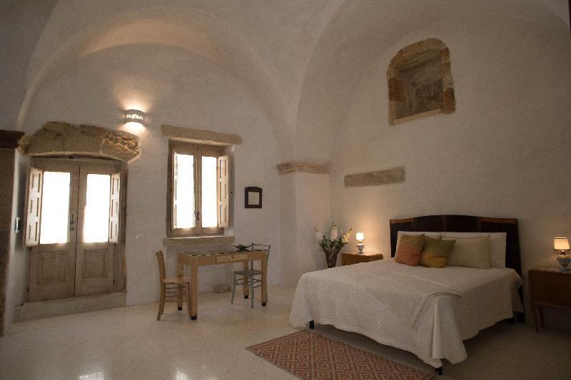 HISTORIA- Dimore Storiche Corte Chiesa Corigliano dʼOtranto Esterno foto