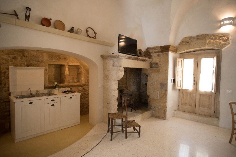 HISTORIA- Dimore Storiche Corte Chiesa Corigliano dʼOtranto Esterno foto